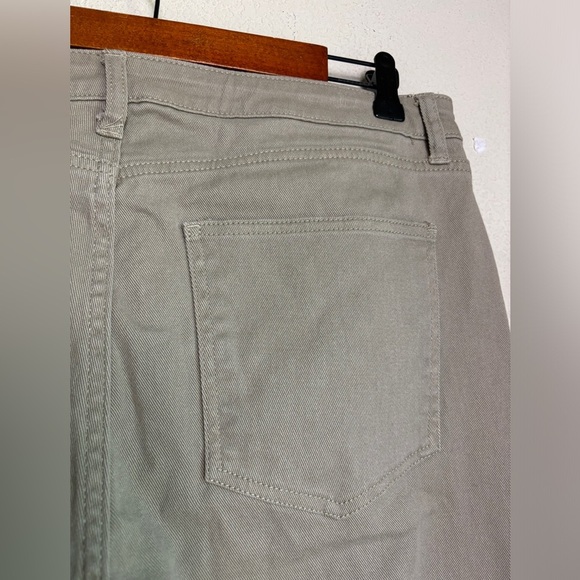 NWT Westbound Khaki Tan The Bootcut Mid Rise Stretch Jeans 16 Short - Picture 4 of 8